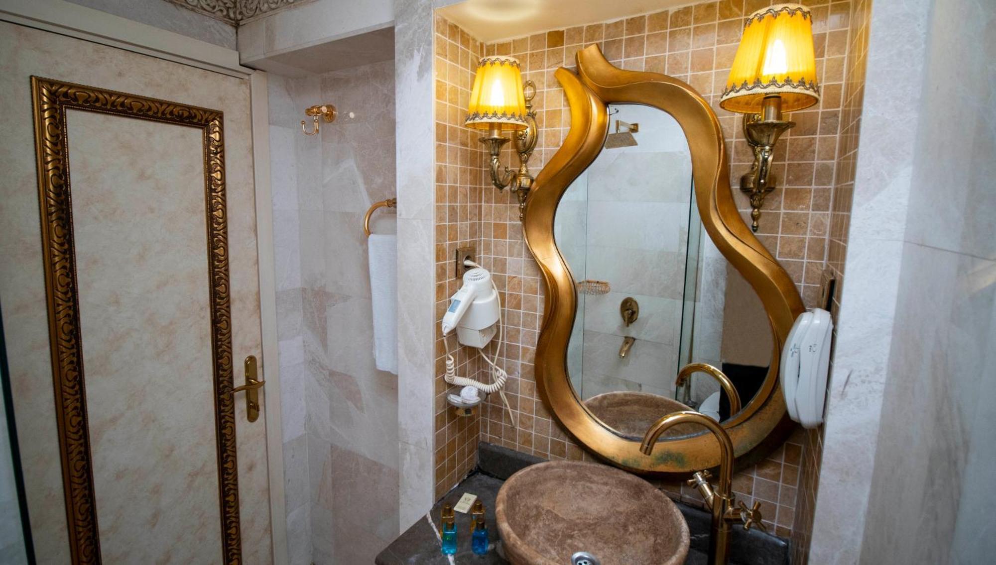 Hotel Buyuk Hamit Stambuł Zewnętrze zdjęcie